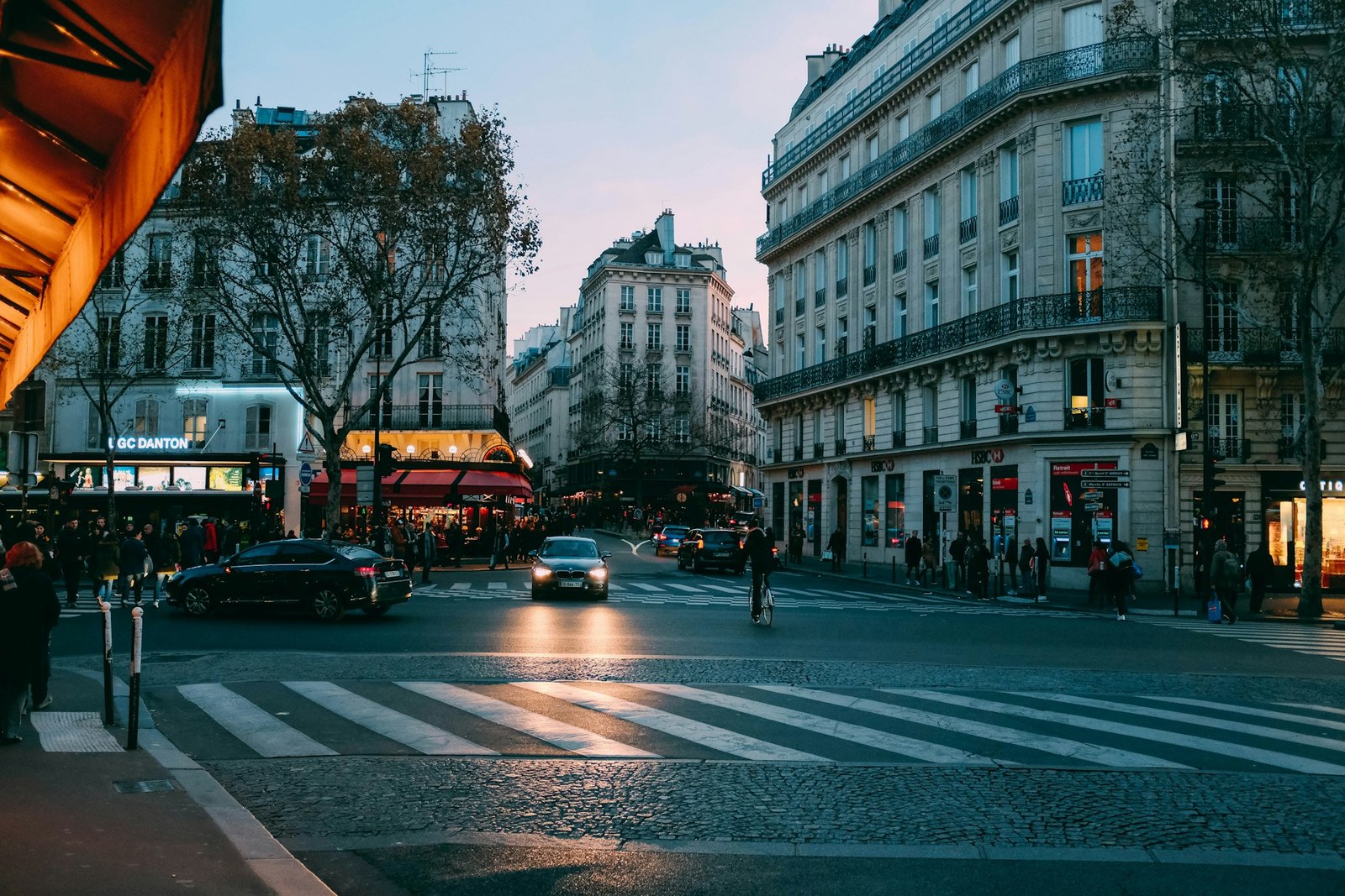 Paris Street Photography with the Ricoh GR III: Settings, Arrondissements and Recipes